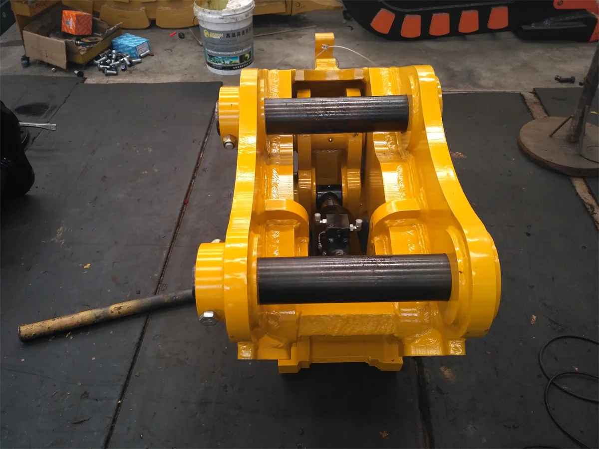 Masa】Komatsu PC200-8、-11 クイックヒッチ付き Masa】Komatsu PC200