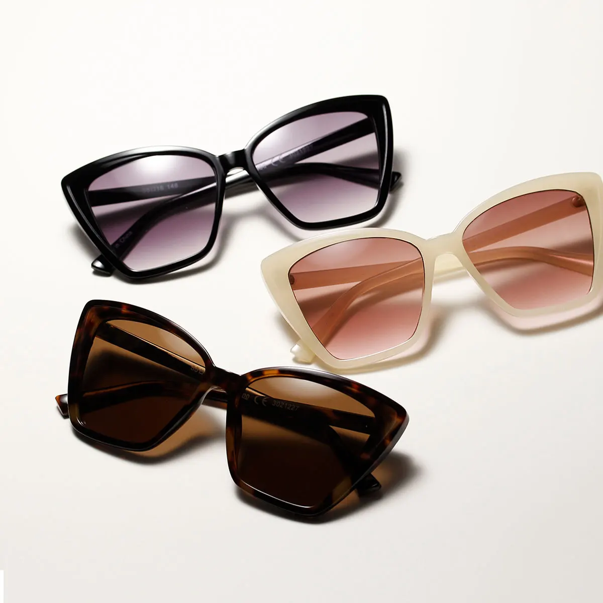 beige tortoise shell sunglasses
