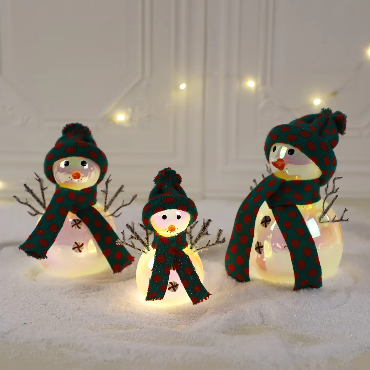 Factory Supply New Design Cartoon Snowman With LED Light Mini Glass Snowman Ornament