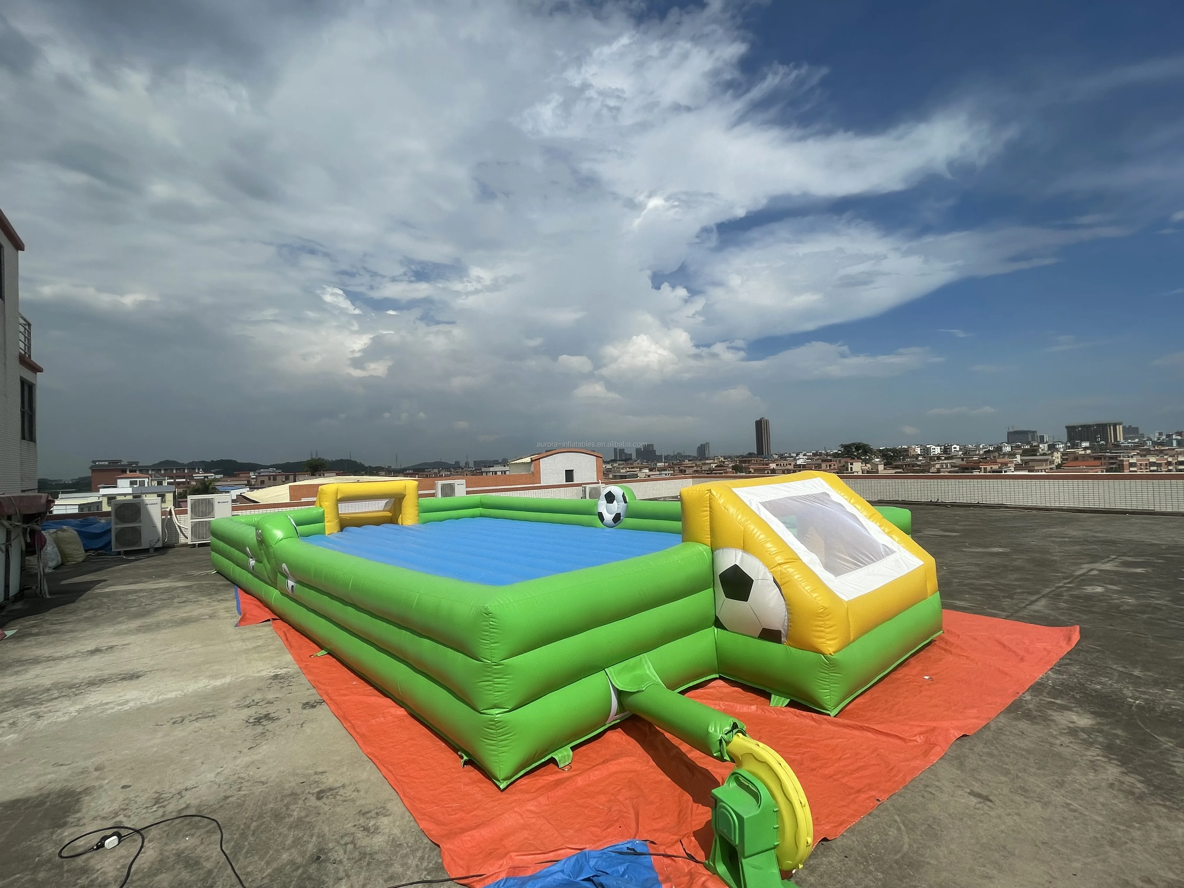 PVC Assurance Portable Inflatable Soccer Field Inflatable Football Field Inflatable Football Pitch for Kids
