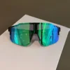 Black frame green piece