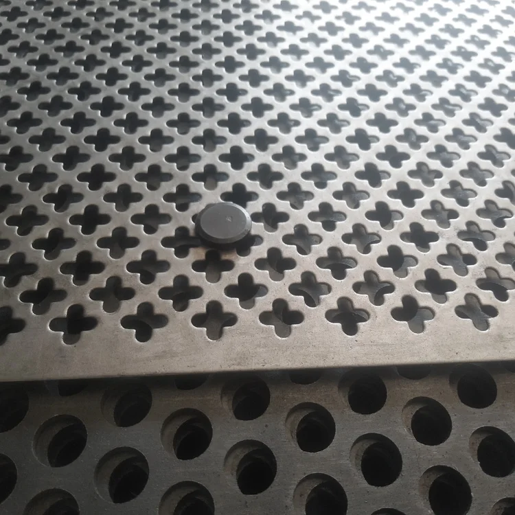 金属メッシュ0.1mmステンレス穴あきフィルター焼結スクリーン鋼