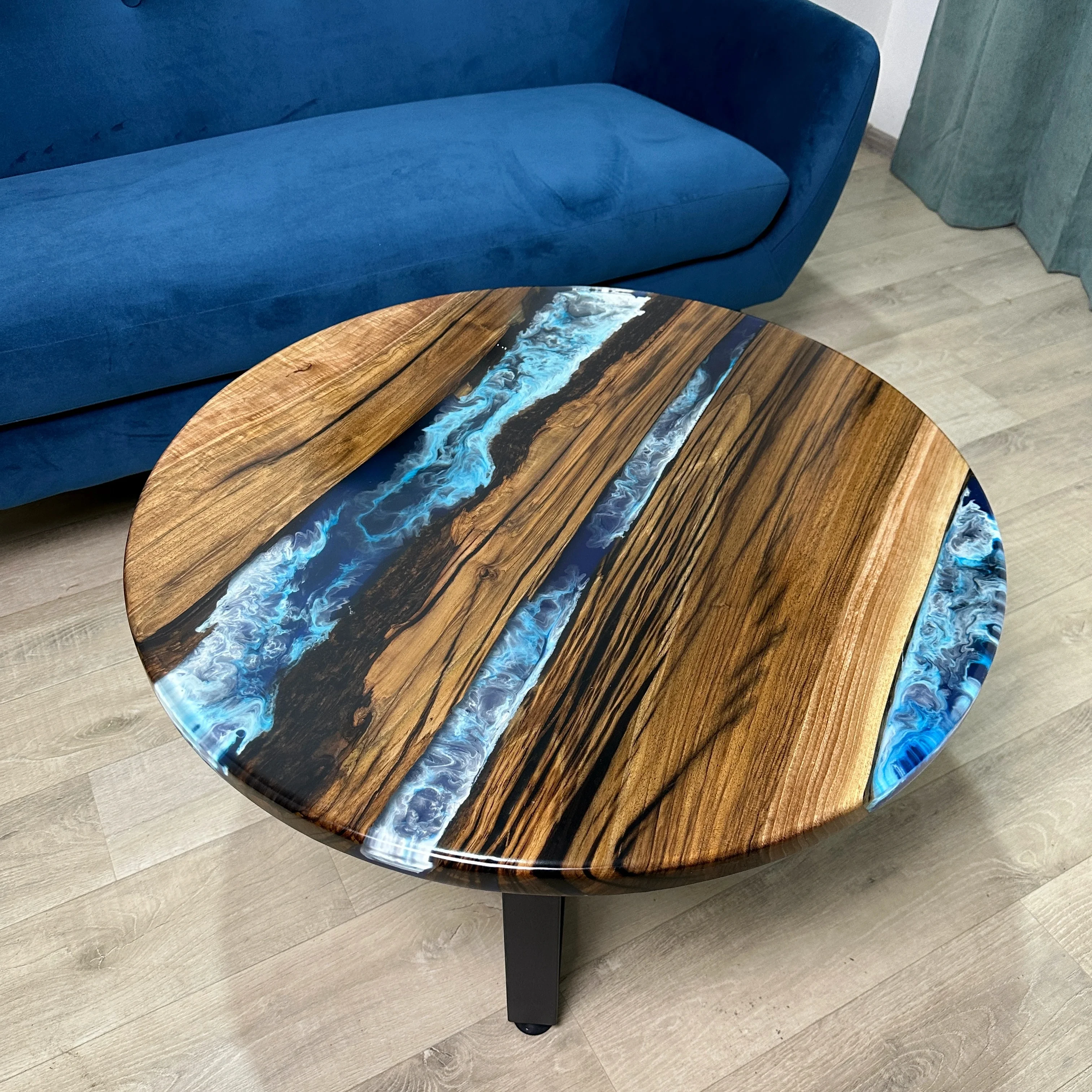 Luxury Modern Walnut Wood Conference Table Sustainable Natural with Epoxy Resin Artistic Style Dining Room for Hotels