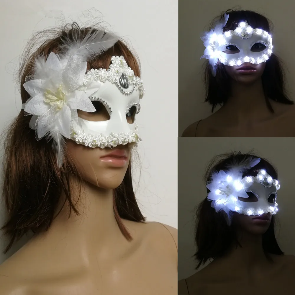 Máscara veneciana led para mujer con plumas estilo princesa_voghion.com