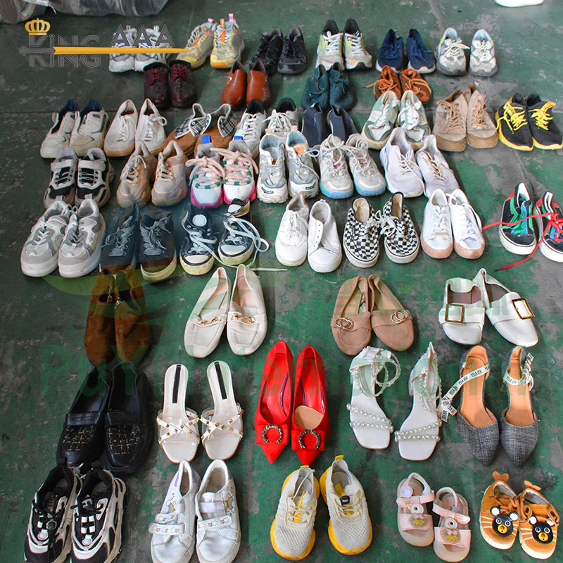 Stock Scarpe Usate Zagumi Scarpe Usate Di Marca Abbigliamento Di