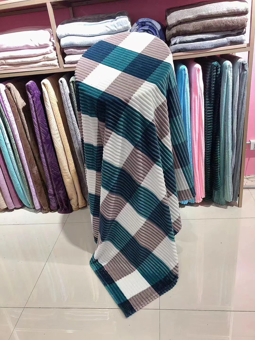 Super Soft Lightweight Flannel Fleece Blanket For Bed Couch Throw