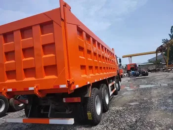 Sinotruck Howo 8*4 Dump Truck ZZ3317V3867B1 in Togo, Algeria