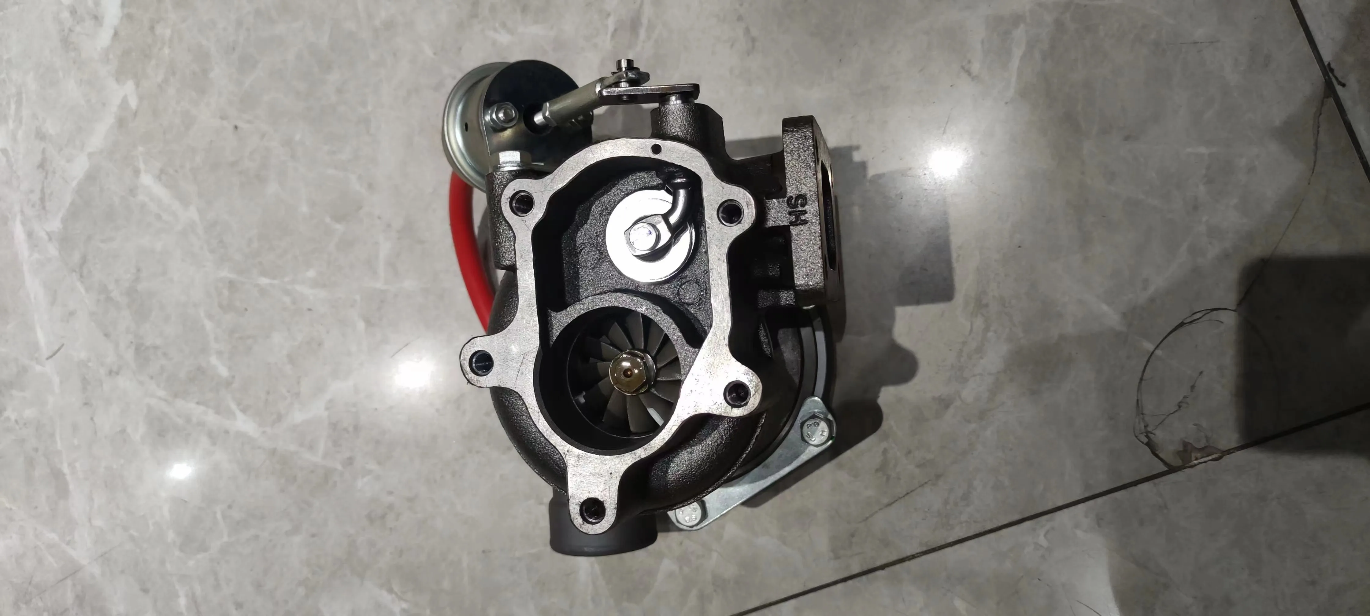 チョビ Turbocharger TB28 765056-0001 LX28ZL-2A for YUCHAI 4102