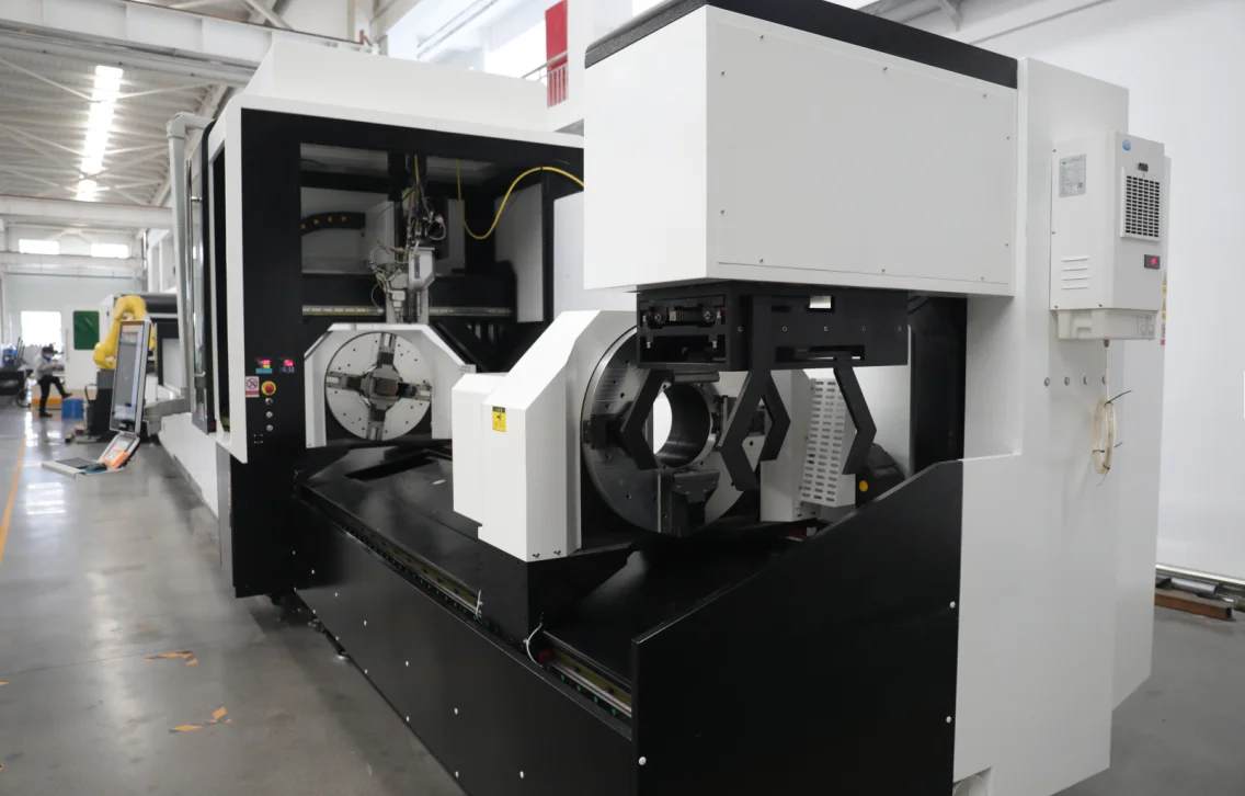 GWEIKE LF60MS Factory  6m Length with Three Chuck  for zero Waste Pipe and Tube CNC 3kw Fiber Laser Cutter  Machine