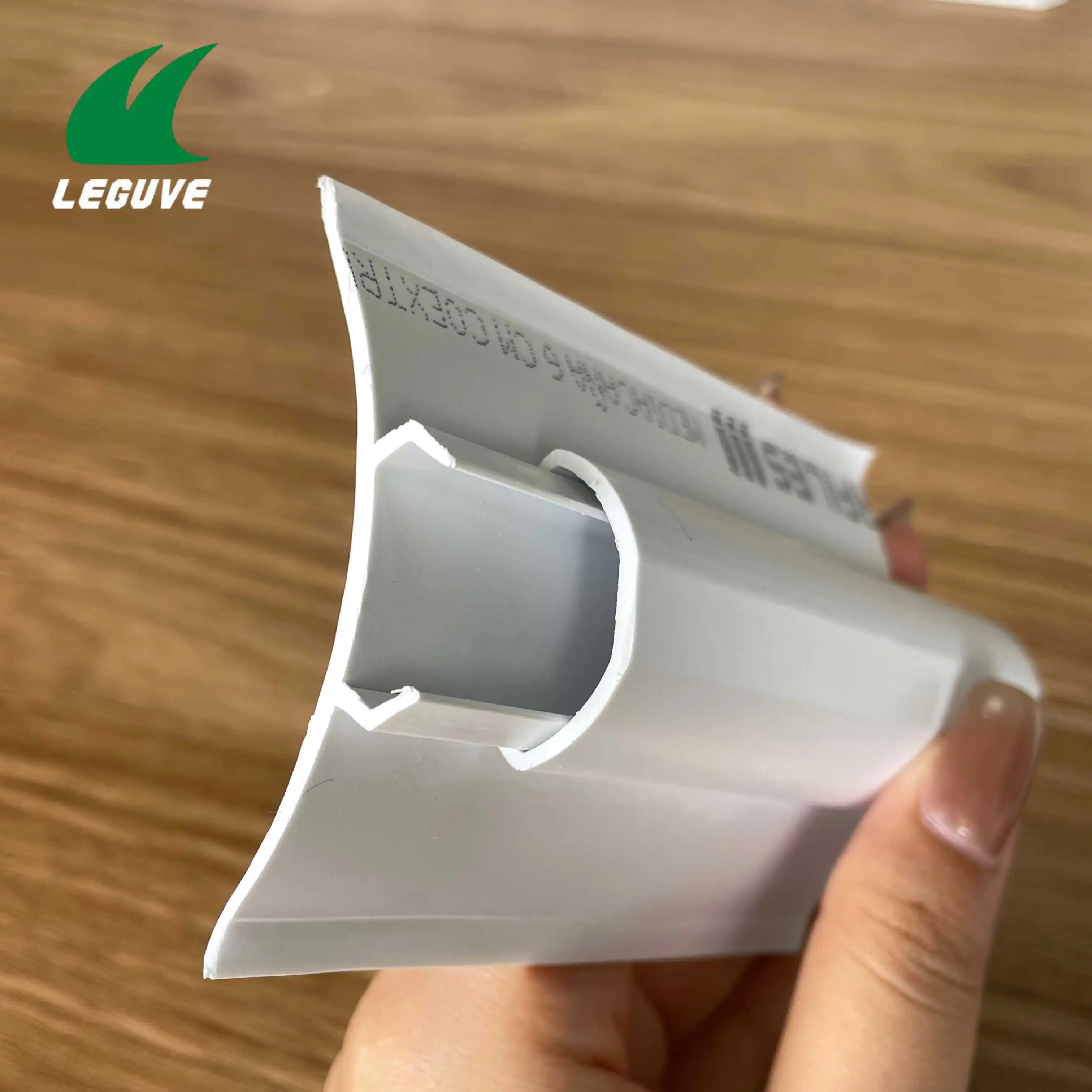 Leguwe Customizable  UPVC Tile Trim for Decoration Curved Wall Trim Strip PVC Tile Trim Plastic Strip