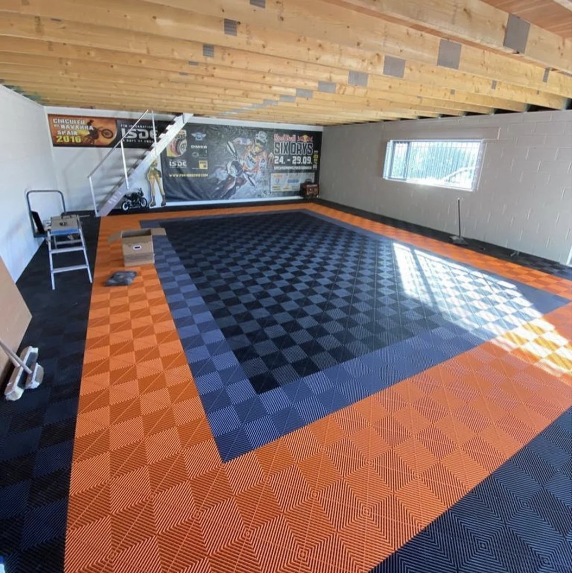 Plastic Flooring Anti Slip Interlocking Drainage Garage Floor Tiles Rubber Tile Simple Color Indoor Plastic Flooring