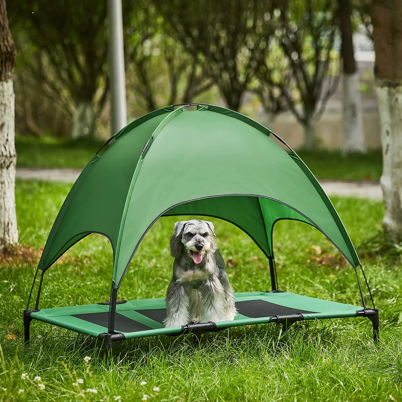 Outdoor Hundebett Mit Baldachin – Erhöht, Wasserdicht, Inkl. 4 Heringen, Für Große Hunde, Camping, Strand