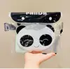Pequeño panda de dibujos animados