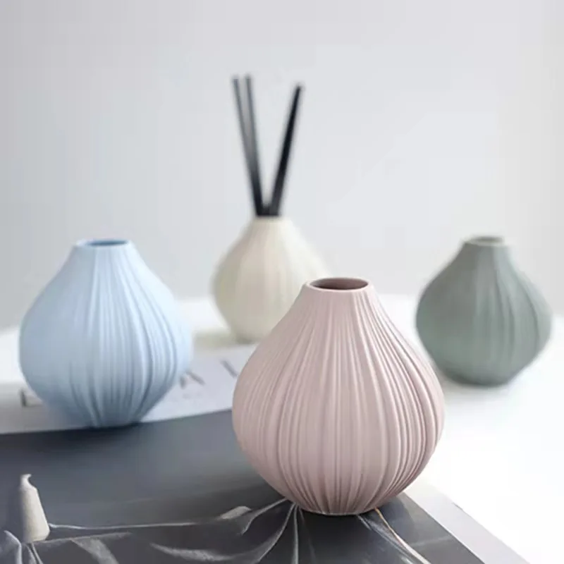 Small Mini Vases for Home Decor Fragrance Oil Bottle Colorful Empty Decorative Ceramic Reed Diffuser Set Bottle Box With Sticks