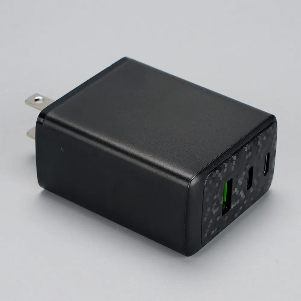 US/America Plug 1 USB-A + 2 USB Type-C 65W GaN GaN White Travel/Wall charger 110V-230V 2022