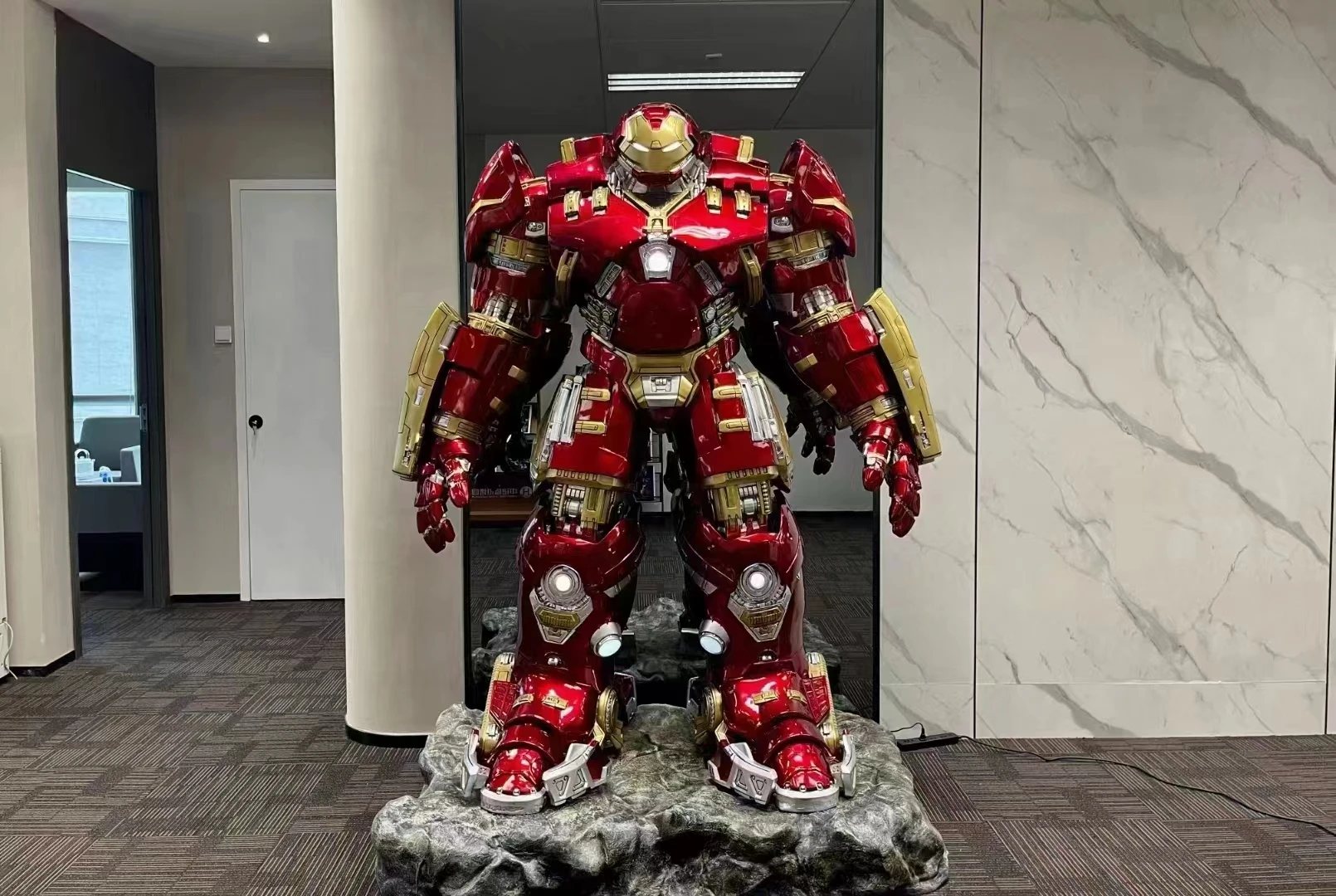 Factory Custom Movie Action Figure Life Size Fiberglass Iron Man Statue