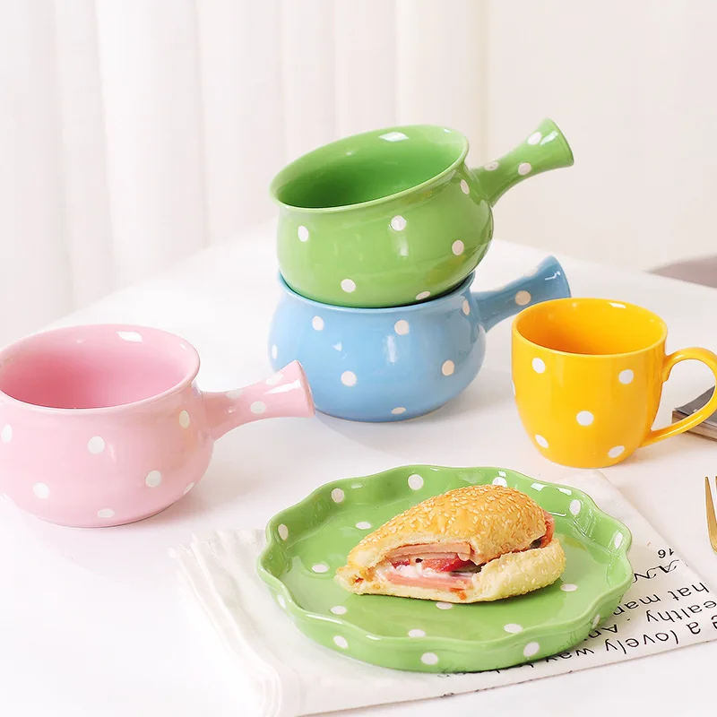 Polka dot outlet dishes