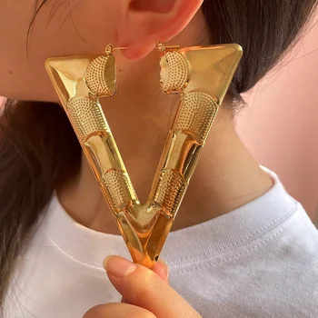 Kaimei 2022 Fashion Geometric Triangle Drop Earrings For Women Gold Color Metal Chunky Large Gold BigHoop Clip Earrings Punk