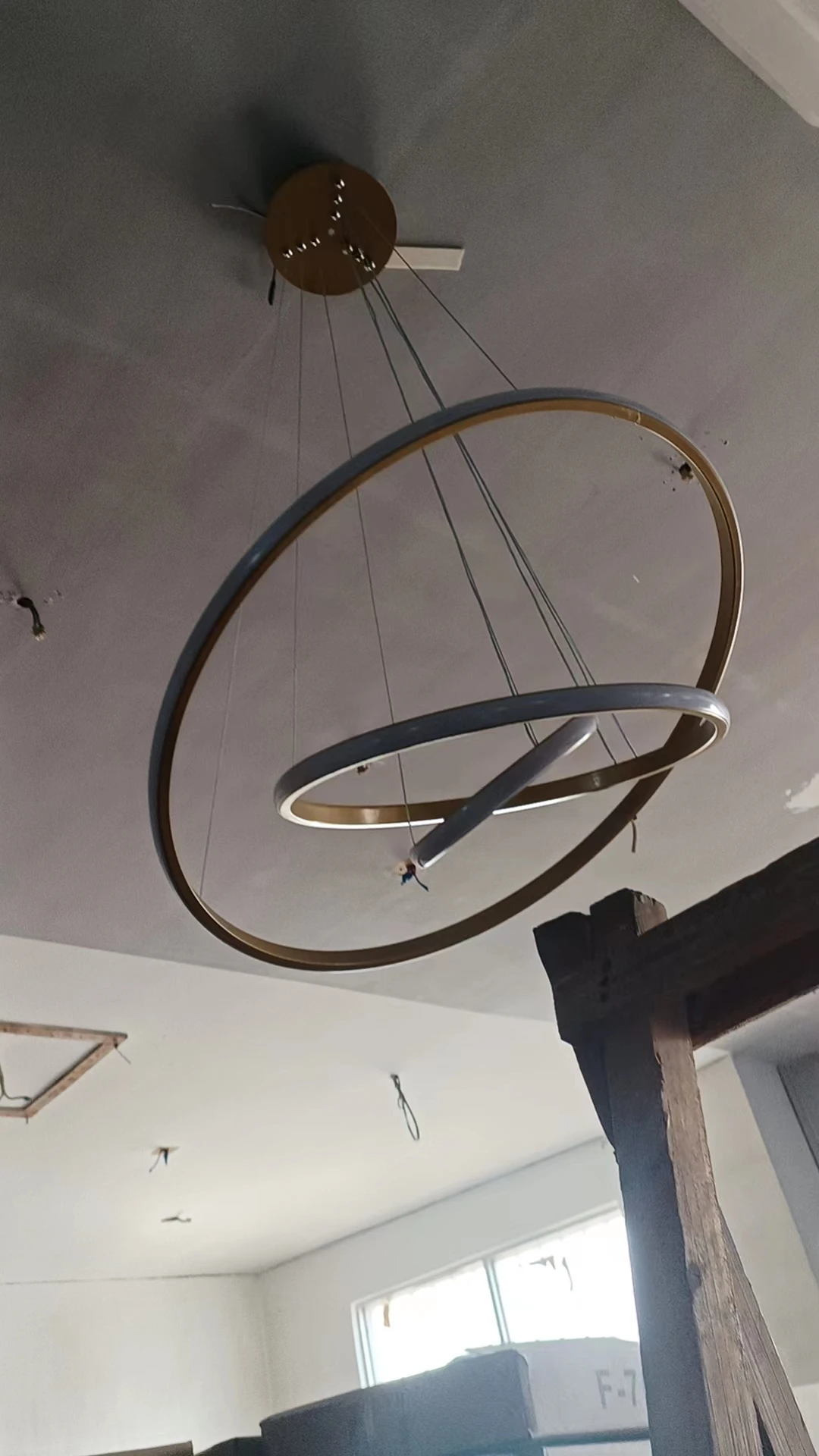 Современная акриловая черная 4 головки новое одно кольцо RGB Красочная гостиная светодиодная столовая подвесные светильники для