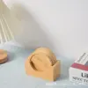 Un ensemble de quatre en bambou et couleur bois
