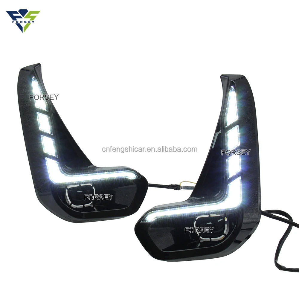 Hilux Revo 2020 2021 2022 2023 Car Front Bumper Lamp Fog Lamp Driving Light with Cover