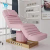 Base oro, pelle rosa.