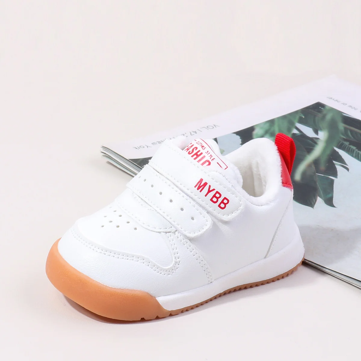 2025 New Design Toddler White Boys and Girls Soft-soles TPR Anti-slip Warm White Baby Shoes for 0-2 Years Old