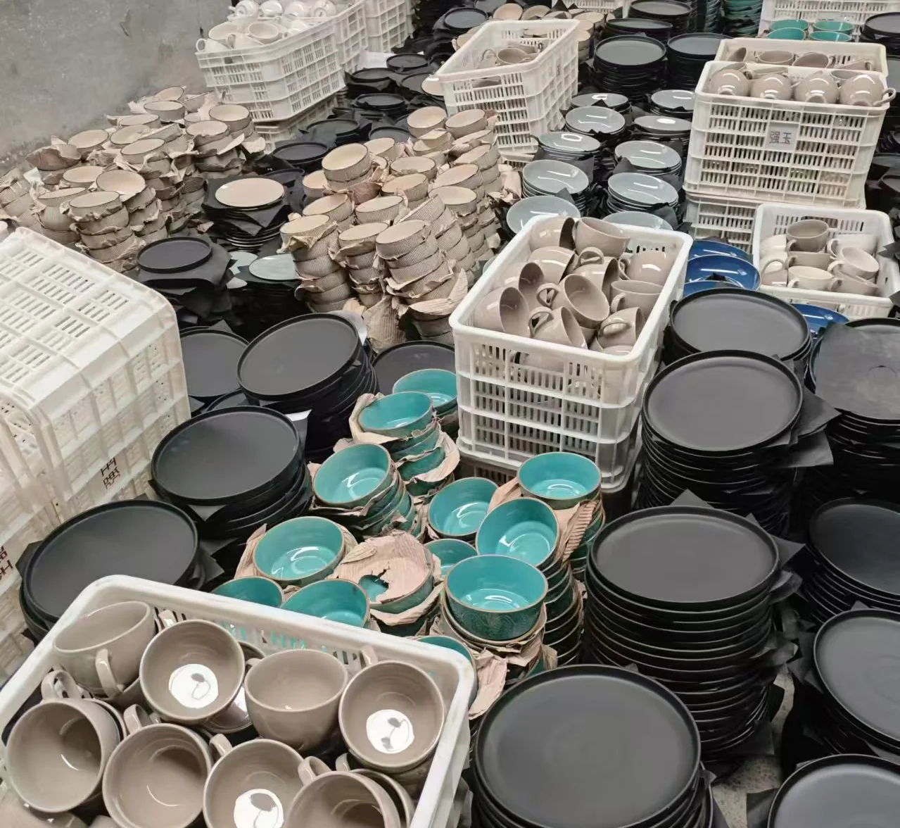 Ceramic Stock Factory Direct Wholesale Cheap Price Stock Ceramic Plate Bowls Mixed Ceramic Stock by Box Carton