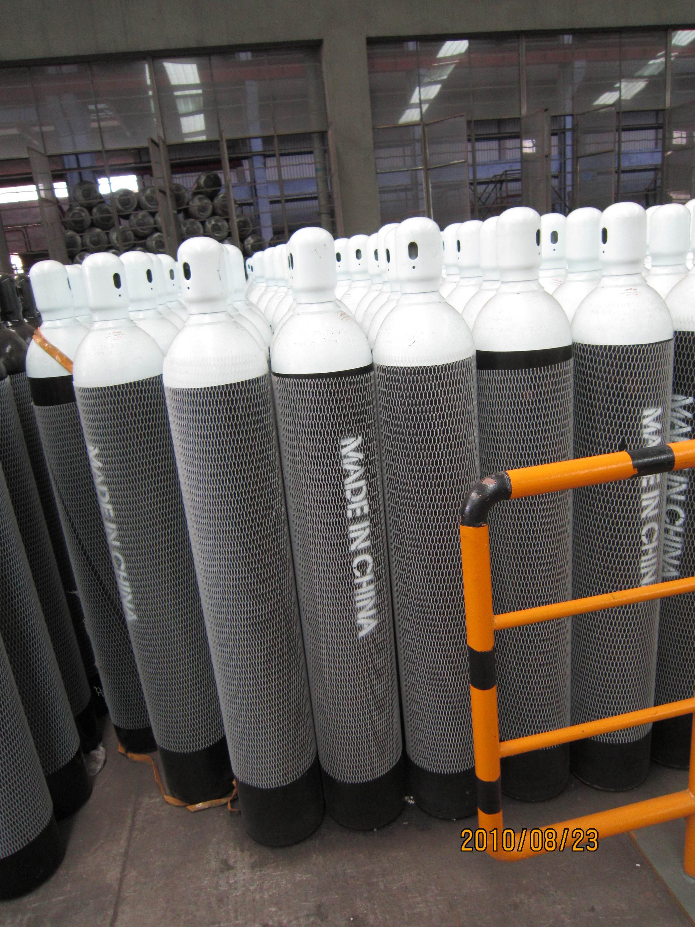 Co2 Cylinder Chinese Industrial Seamless Steel 8L Co2 Oxygen Gas Cylinder Price With Valve In Stock