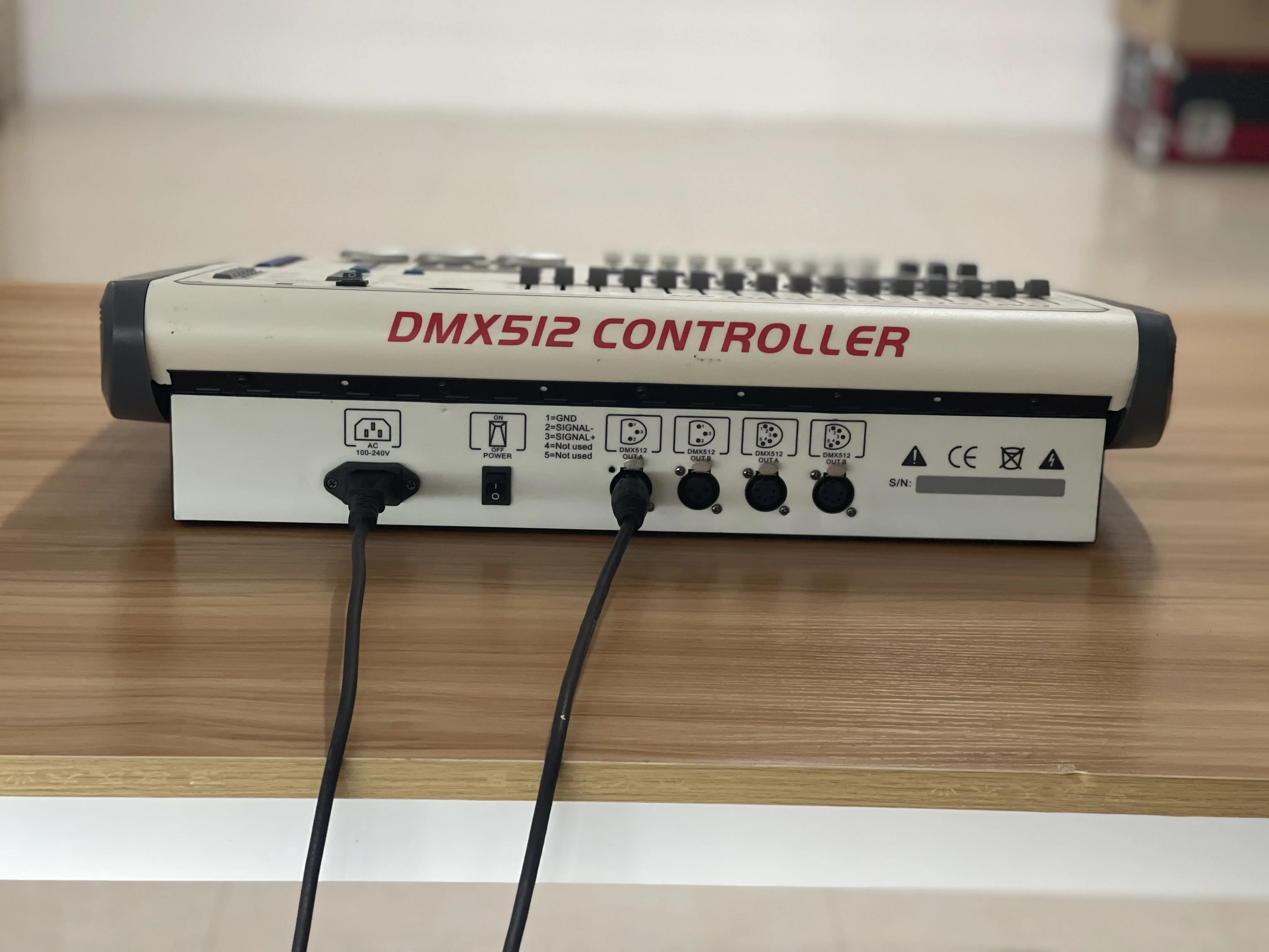 DMX 512 Controller with 1024 Channels for Stage Lighting