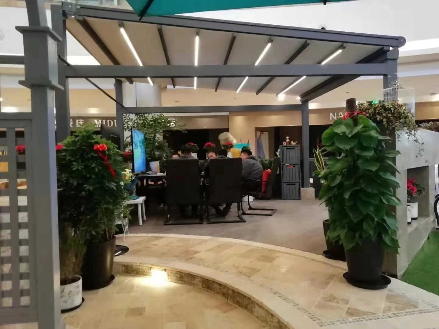 Retractable PVC Roof Pergola Customized Restaurant Villa Garden Outdoor Automatic Pergola