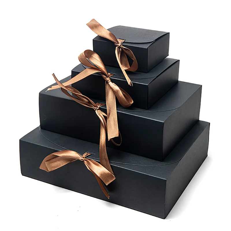 Tilpasset brettbar gaveemballasje med hvitt bestrøket kartong, myke mapper med sløyfe og logo hotstamping