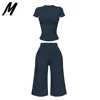 Completo Blu Navy con Maglietta a Maniche Corte e Pantaloni Capri