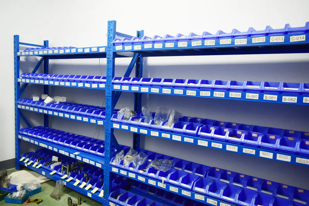 Punch mould warehouse (2)
