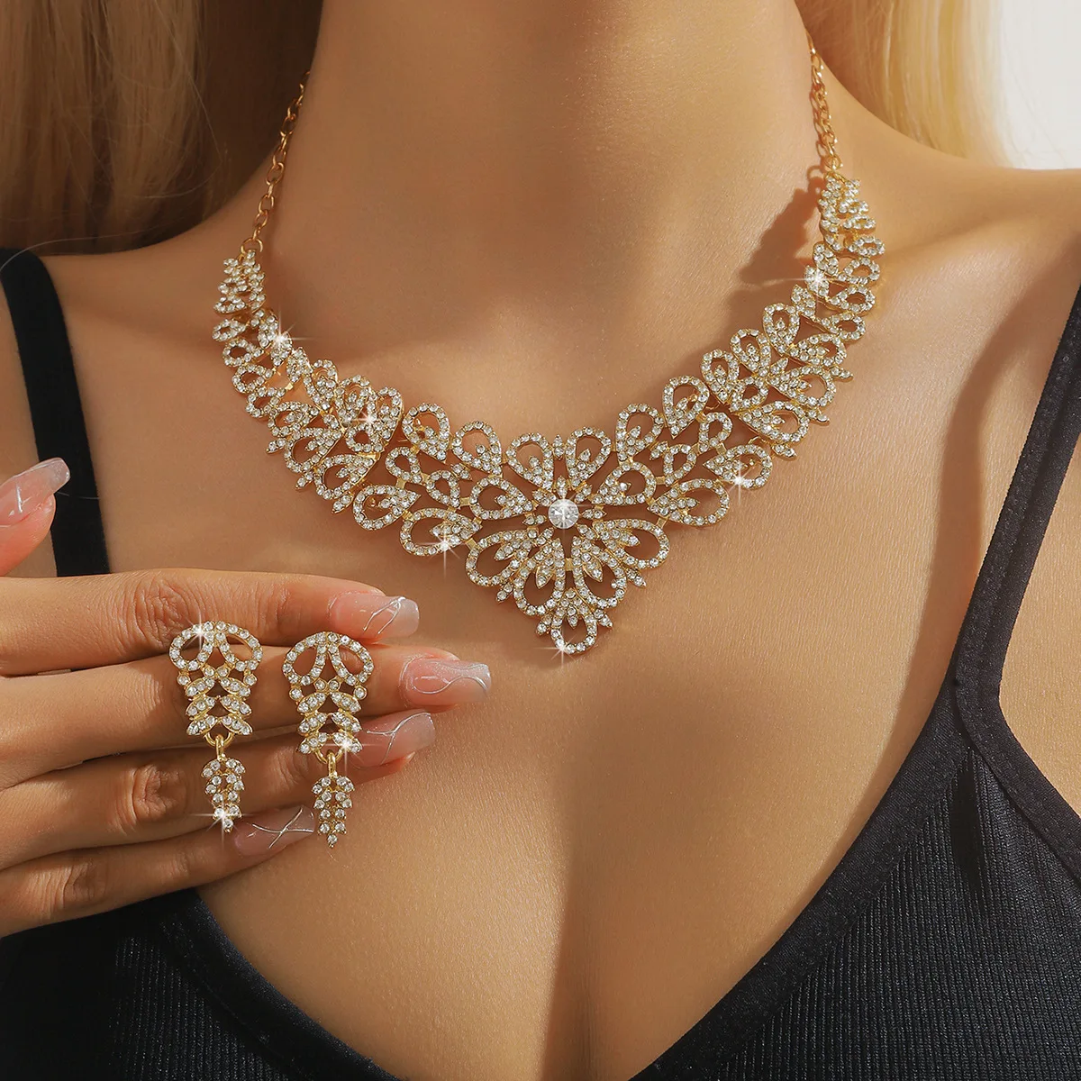 Elegant Diamond Wedding Jewelry Set