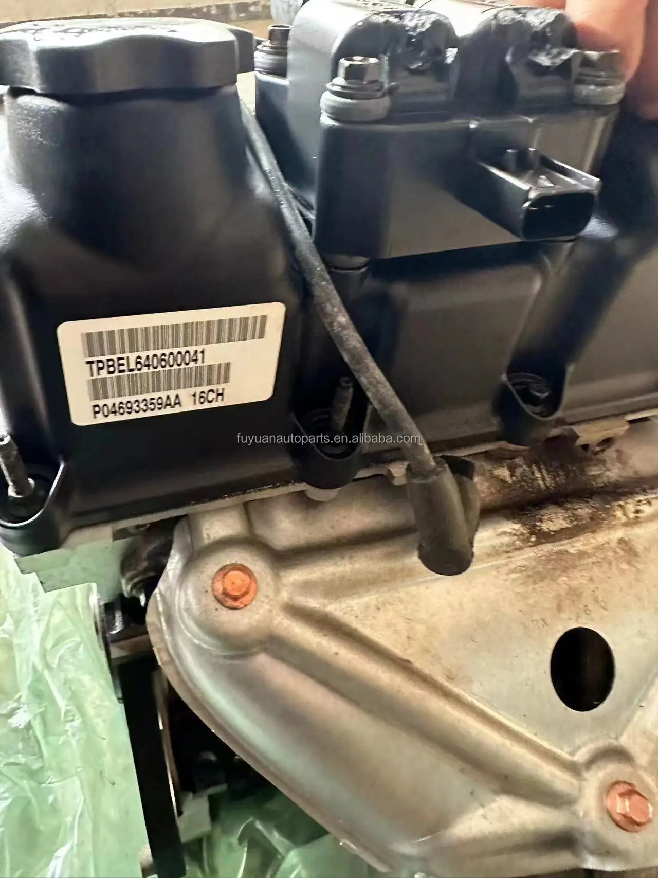 New MINI 1.6l Tritec Engine of the New Mini SEVEN PARK LANE Neon Mini Cooper Abrio One Is Naturally Aspirated