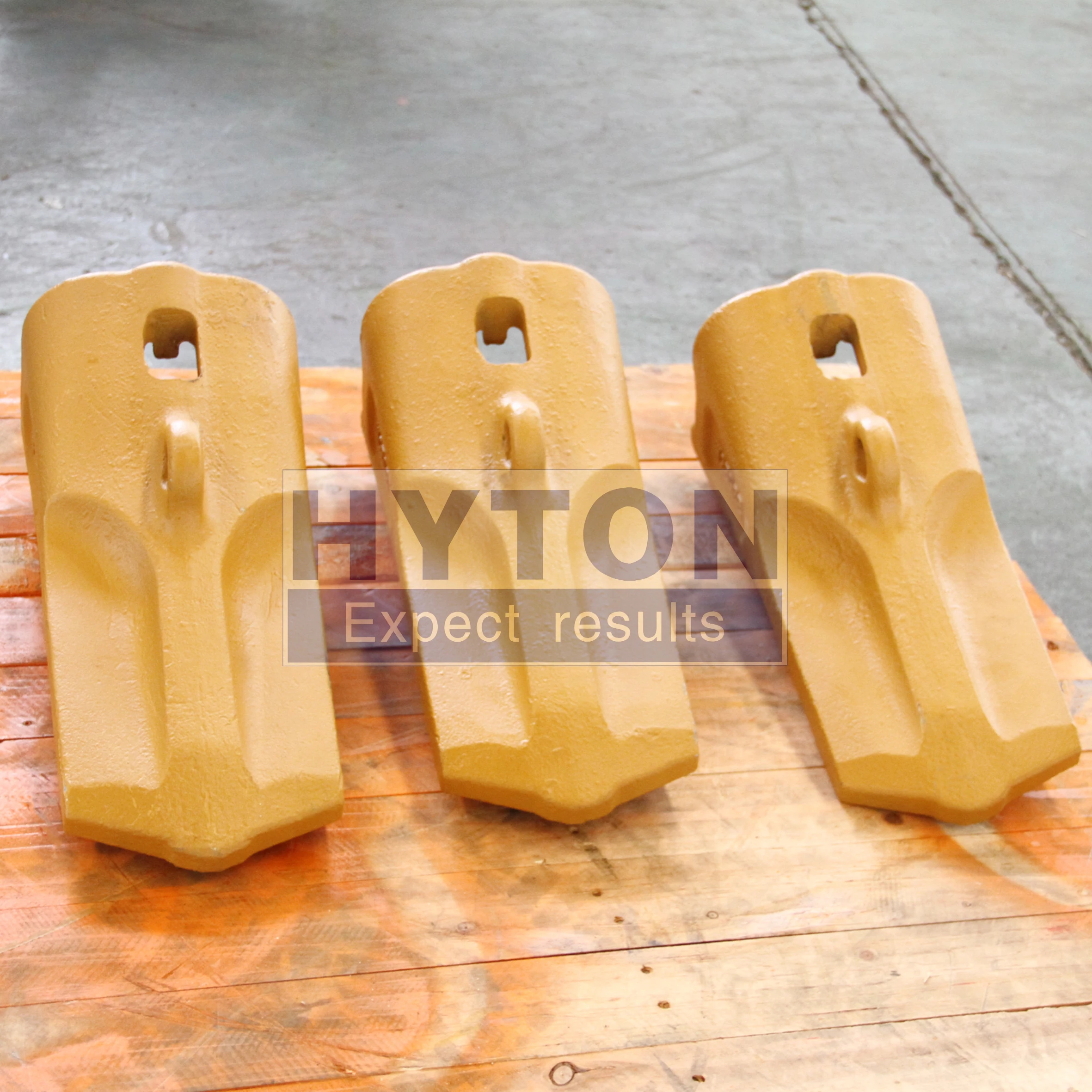 Ground Engaging Tools Excavator Bucket Tooth Point Gold Forging Steel Bucket Tooth