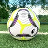 No 5 en relieve Premier League verde y morado