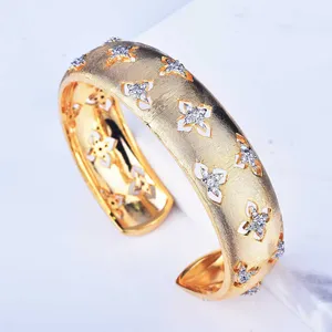 Vintage Elegant Style Jewelry Luxury Four-leaf Clover Cuff Bracelets for Women