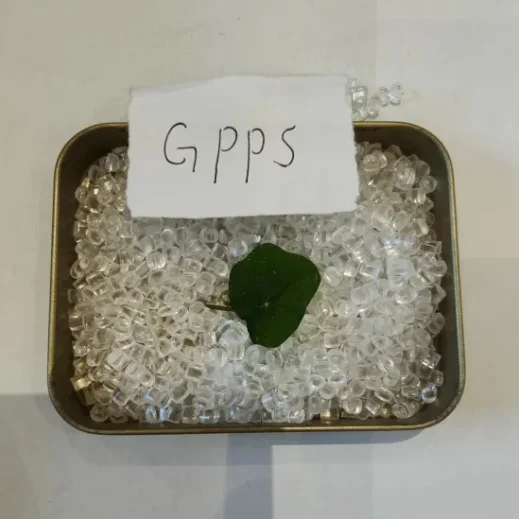 GPPS 525 пищевое Контактное пластиковое сырье с высокой текучестью и глянцевые гранулы для формования осветительных приборов