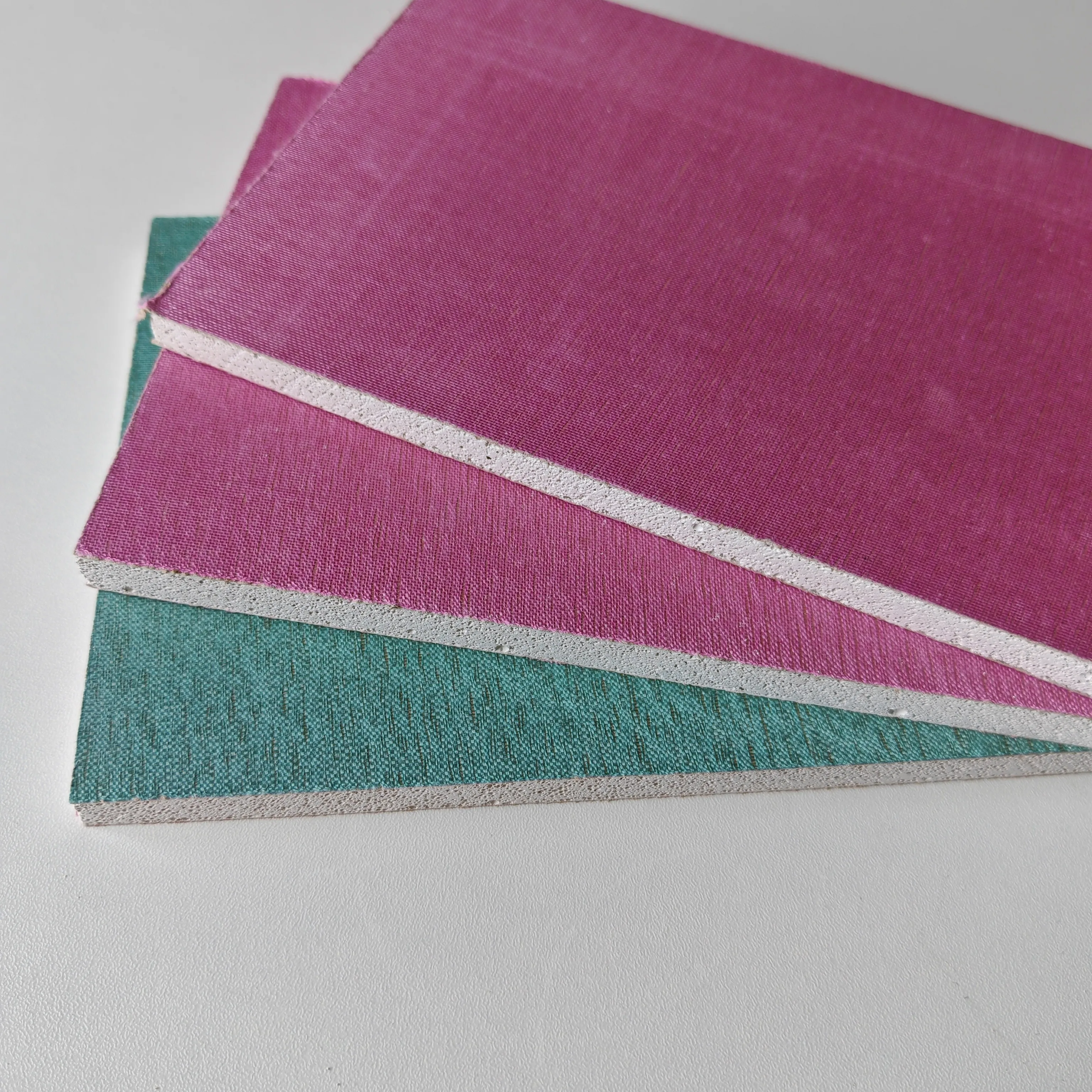 Enhanced Strength Fabric-Faced Gypsum Board Designed for LongTerm Use Anti-Crack Performance and Excellent Structural Stability
