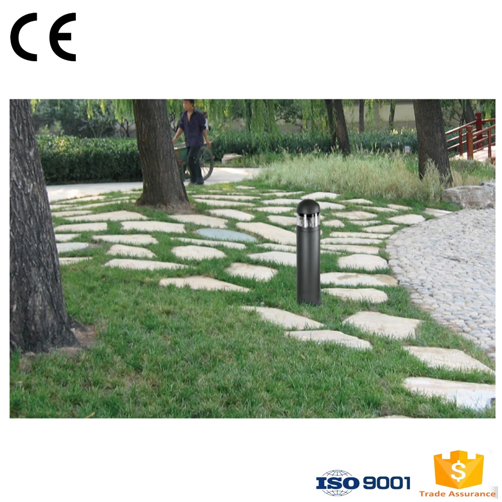 Die-casting Top Cover Ip65 CE List 3years Warranty Made in China  Lawm Lamp and Led Bollard Light