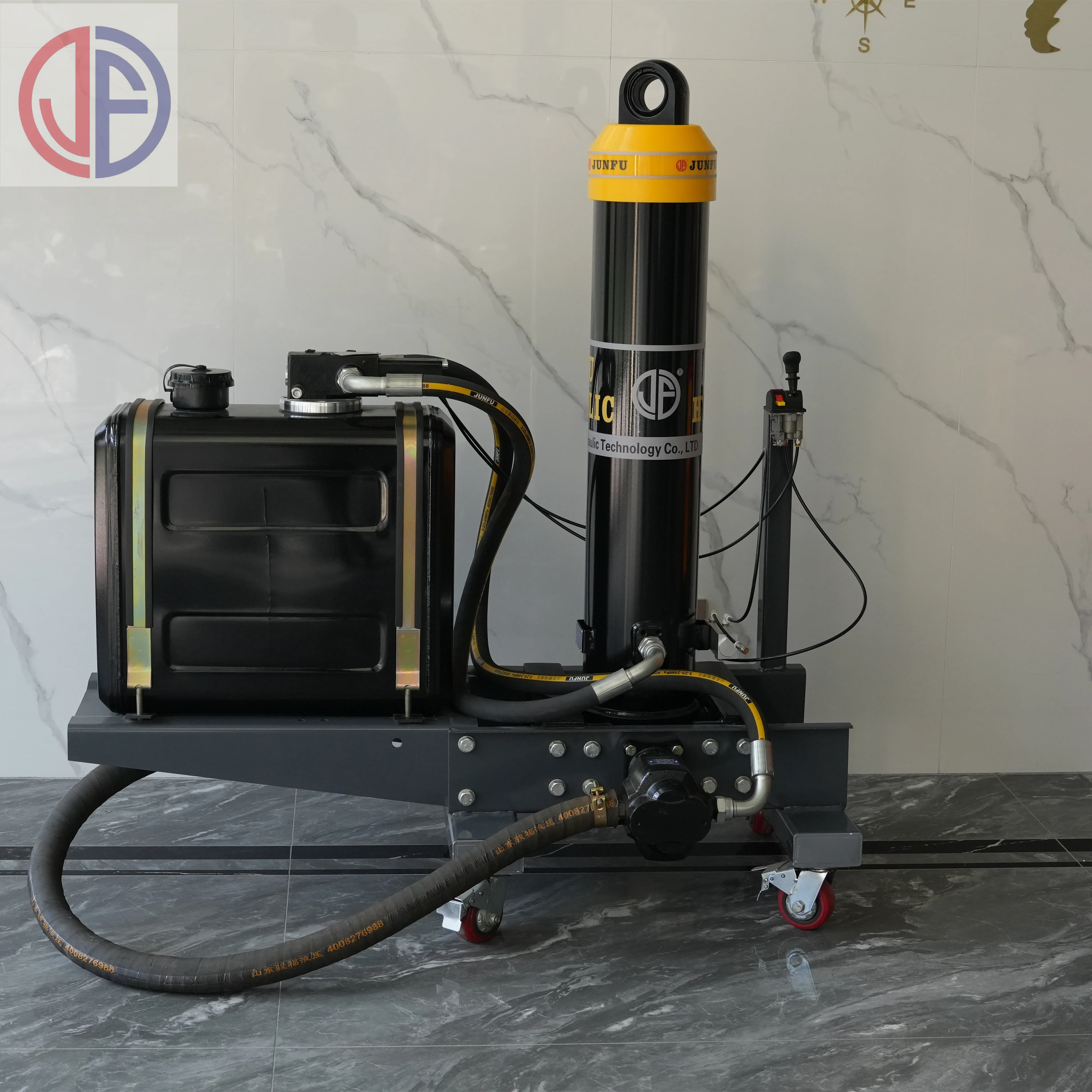 Model HYVA/PENTA z przednim rozszerzeniem hydraulicznego układu podnoszenia dla samosadu