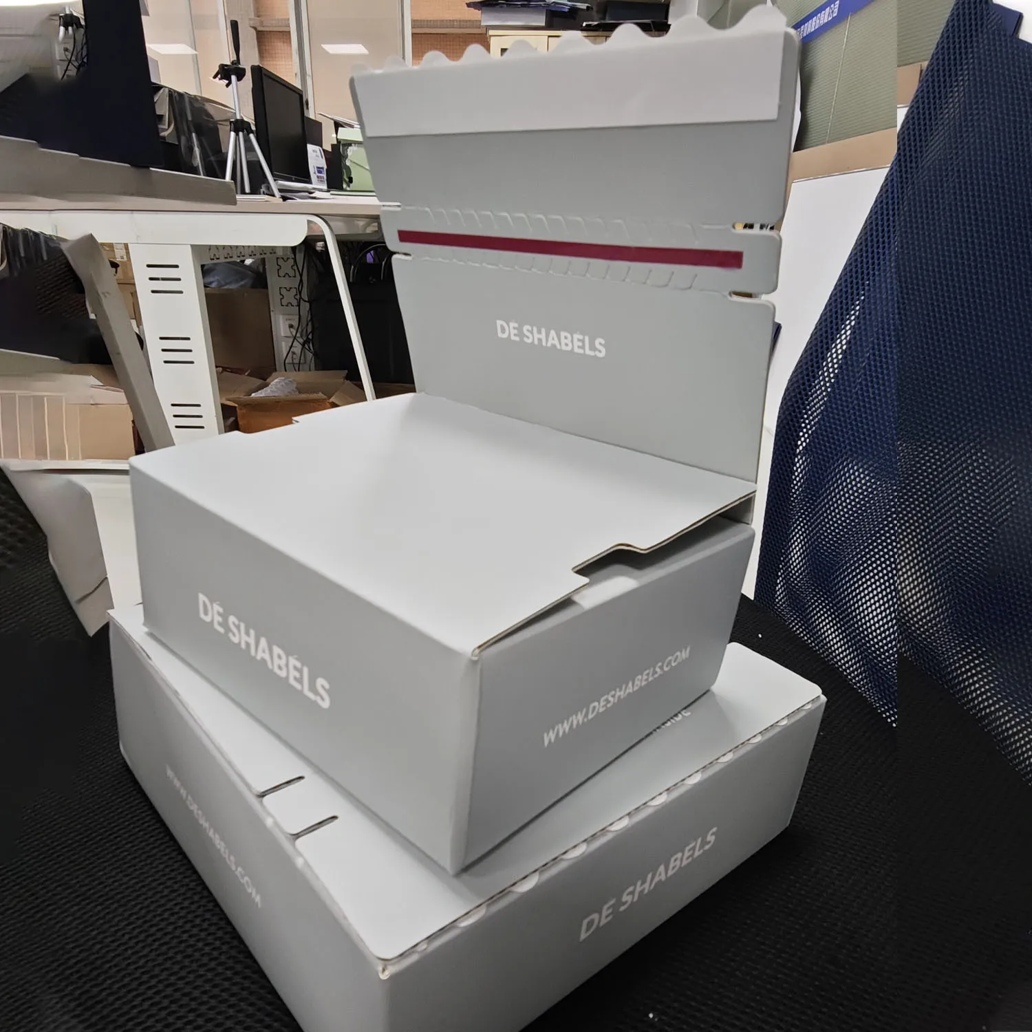Custom Corrugated Cardboard Paper Folding Mailing Packaging Tear Strip Printed Self Sealing Mailer Shipping Gift Box With Logo