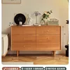 Commode à six tiroirs en cerisier, sans matériaux auxiliaires.