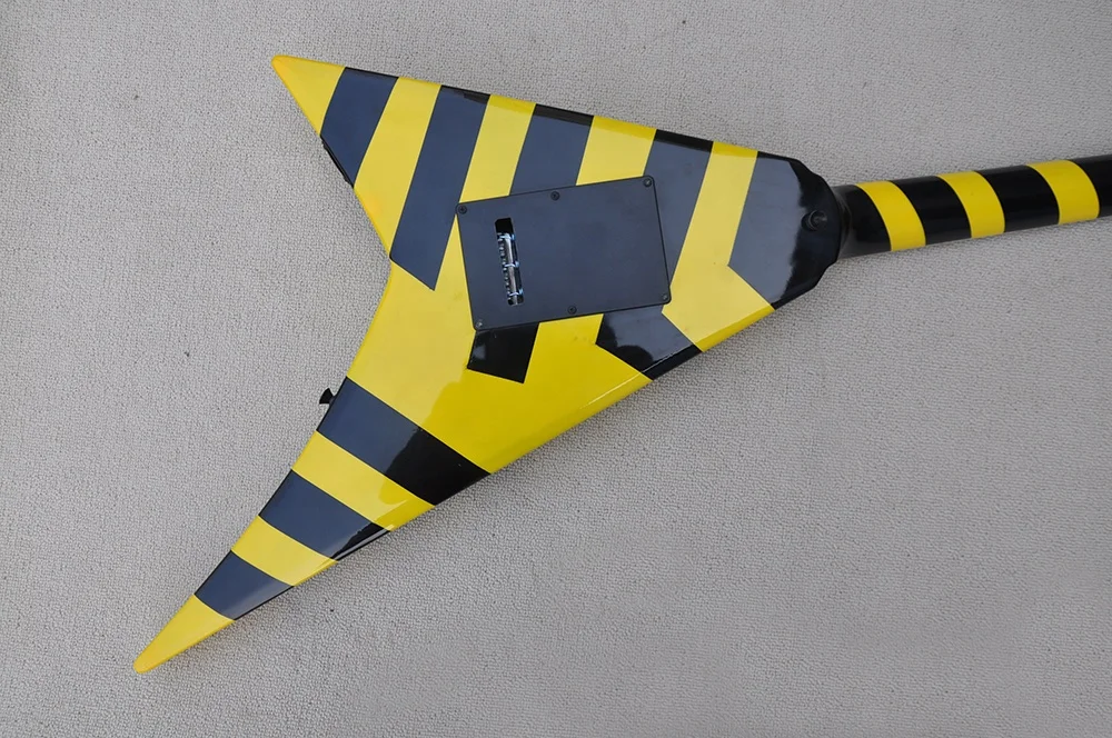 エレキギター V型 ブラック/イエロー Flyoung Black Yellow V Shape Electric Guitar - Custom Made 6