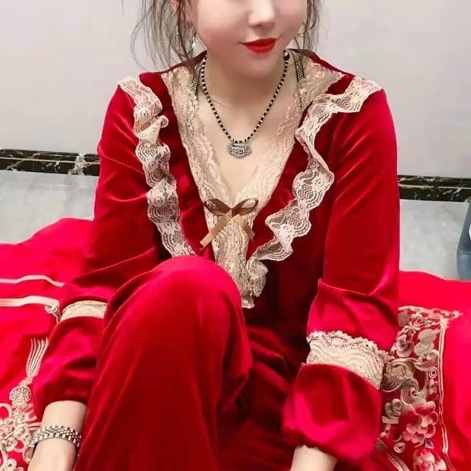 Autumn Winter Pajamas Women Golden Velvet Set Loose Loungewear Fashionable Sexy Lace Collared Large Korean Homewear Custom Logo