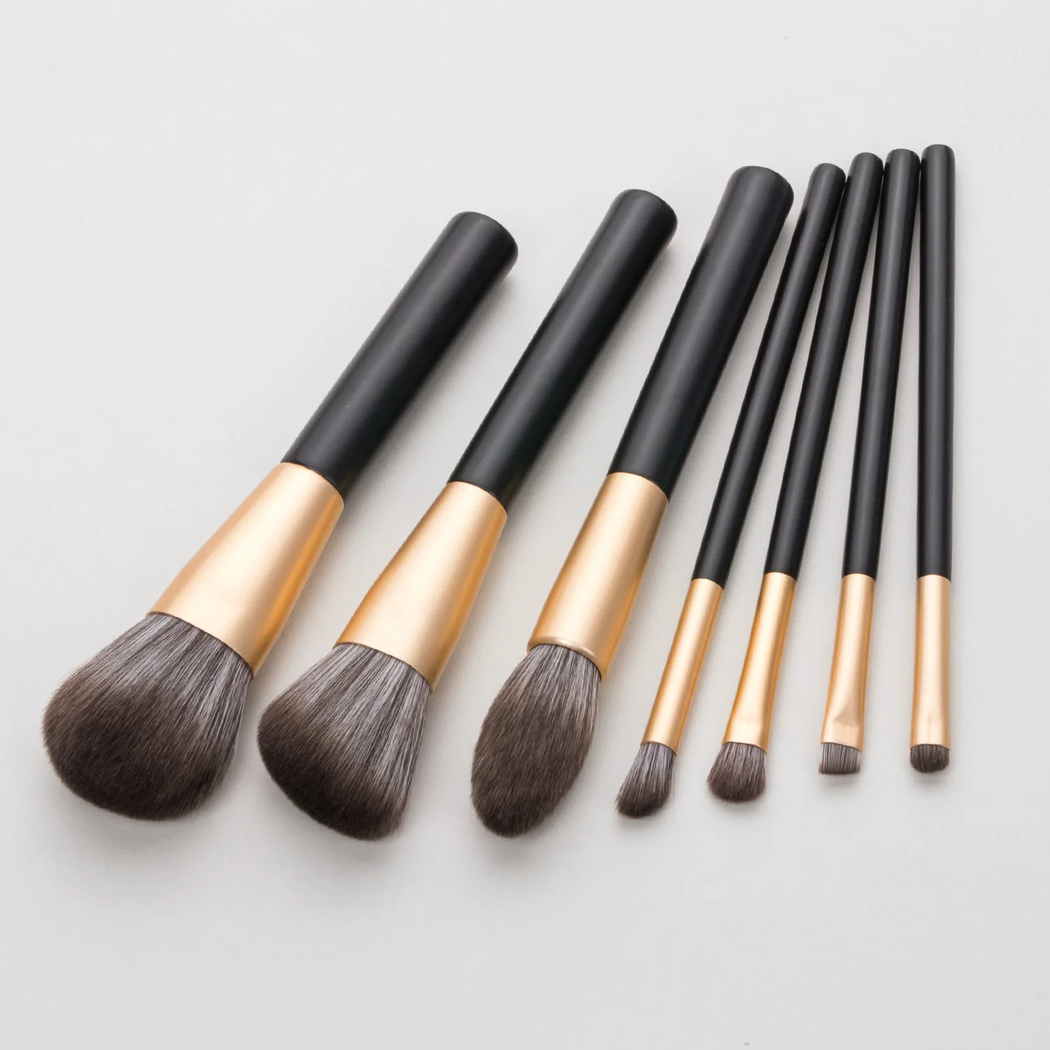 Beginner level Wholesale 7pcs private label simple Makeup Brush Cosmetic eye shadow makeup brush set for girl women