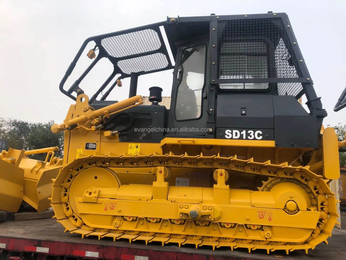 Shantui Crawler Bulldozer SD17 SD16TL SD16E SD16L SD16-3 Cheap Price Dozer with Overseas Engineer