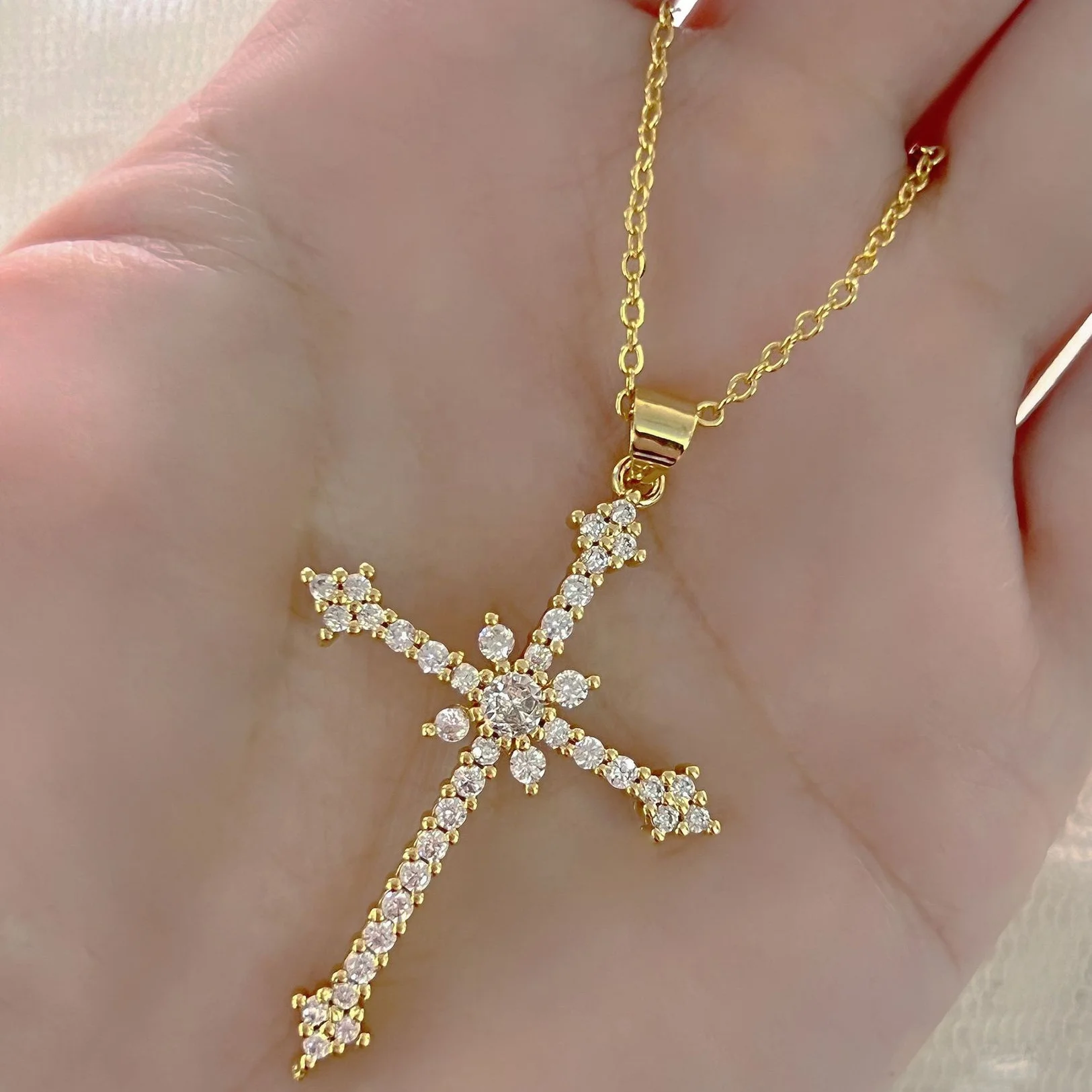 Luxury Diamond Cross Necklace Elegant Pendant Jewelry
